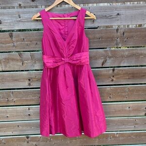 Banana Republic Mad Men 100% silk Vibrant Pink Dress with Bow Detail size 4